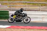 Vintage-motorcycle-club;eventdigitalimages;mallory-park;mallory-park-trackday-photographs;no-limits-trackdays;peter-wileman-photography;trackday-digital-images;trackday-photos;vmcc-festival-1000-bikes-photographs